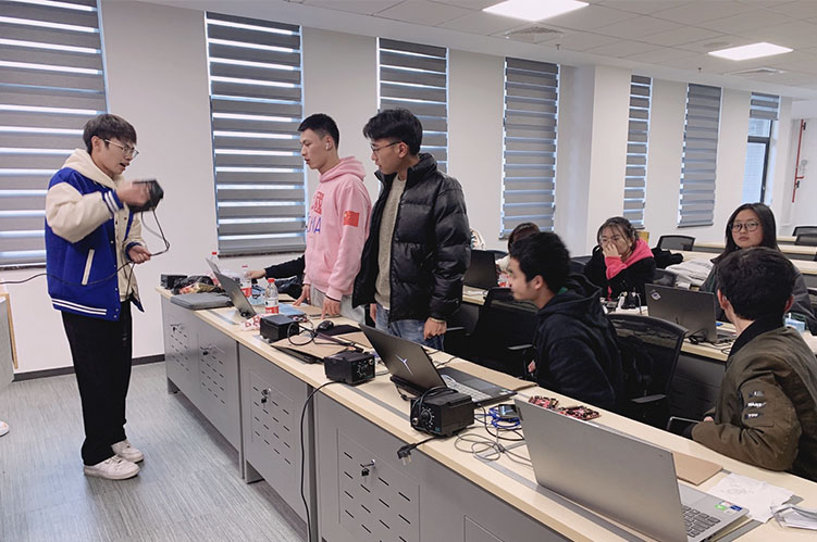 以用促学,坚持以项目为导向强化FPGA人才培训